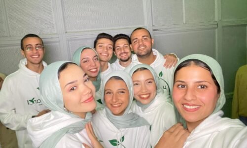 “من قلب الأرض… شباب يعيدون الحياة لمخلفات الزراعة ويصنعون ثورة خضراء” 